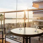 Georgia Seaview α1 דירה *